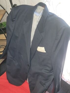 Classic Men's Navy Blazer with Peak Lapel